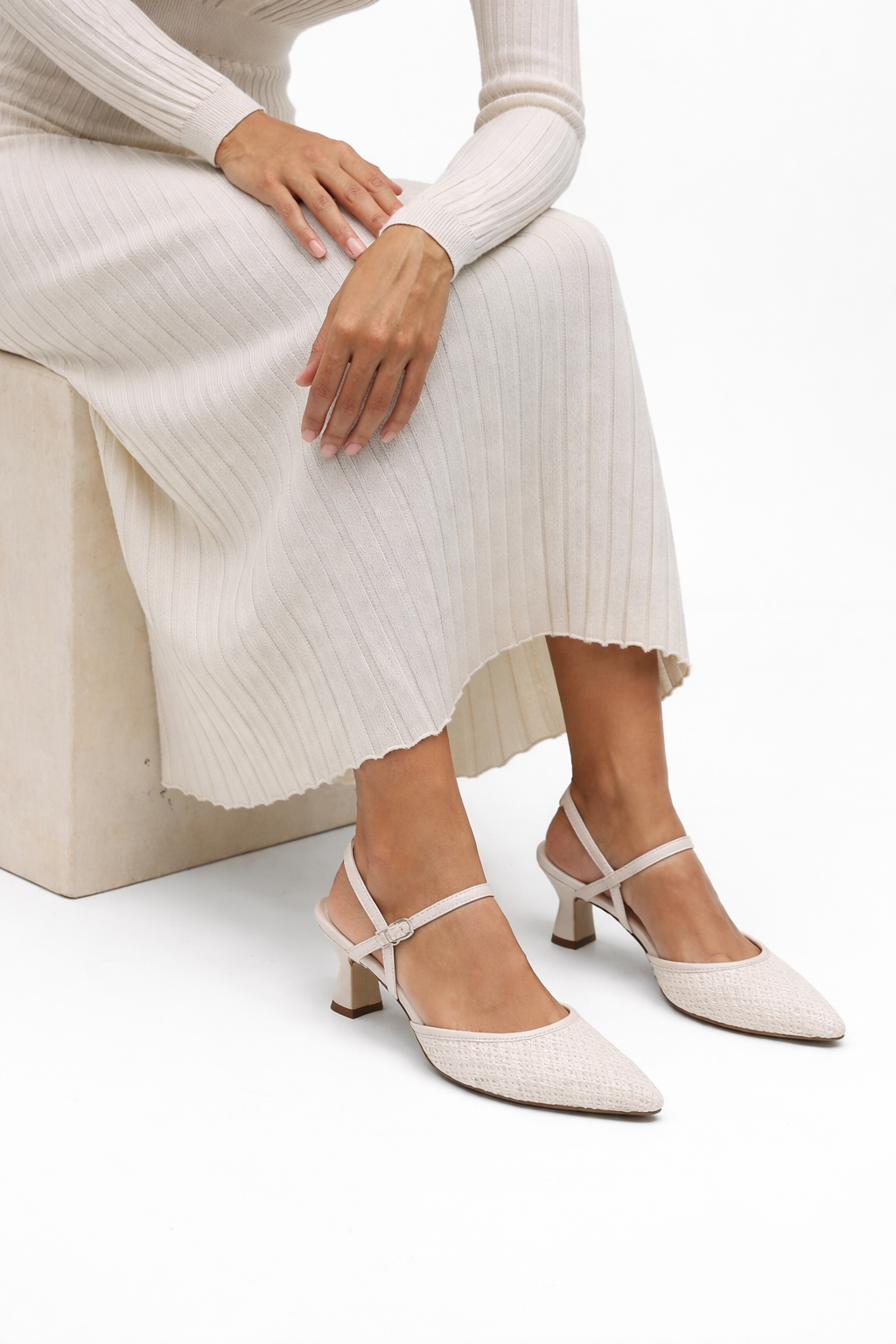 ALICE MINI TACONES PUNTONES BEIGE