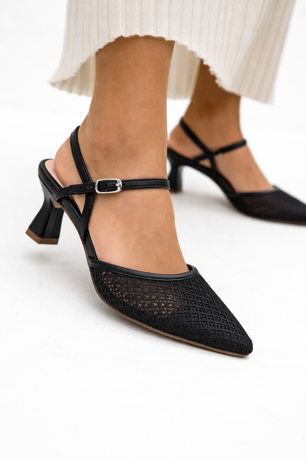 ALICE MINI TACONES PUNTONES NEGRO