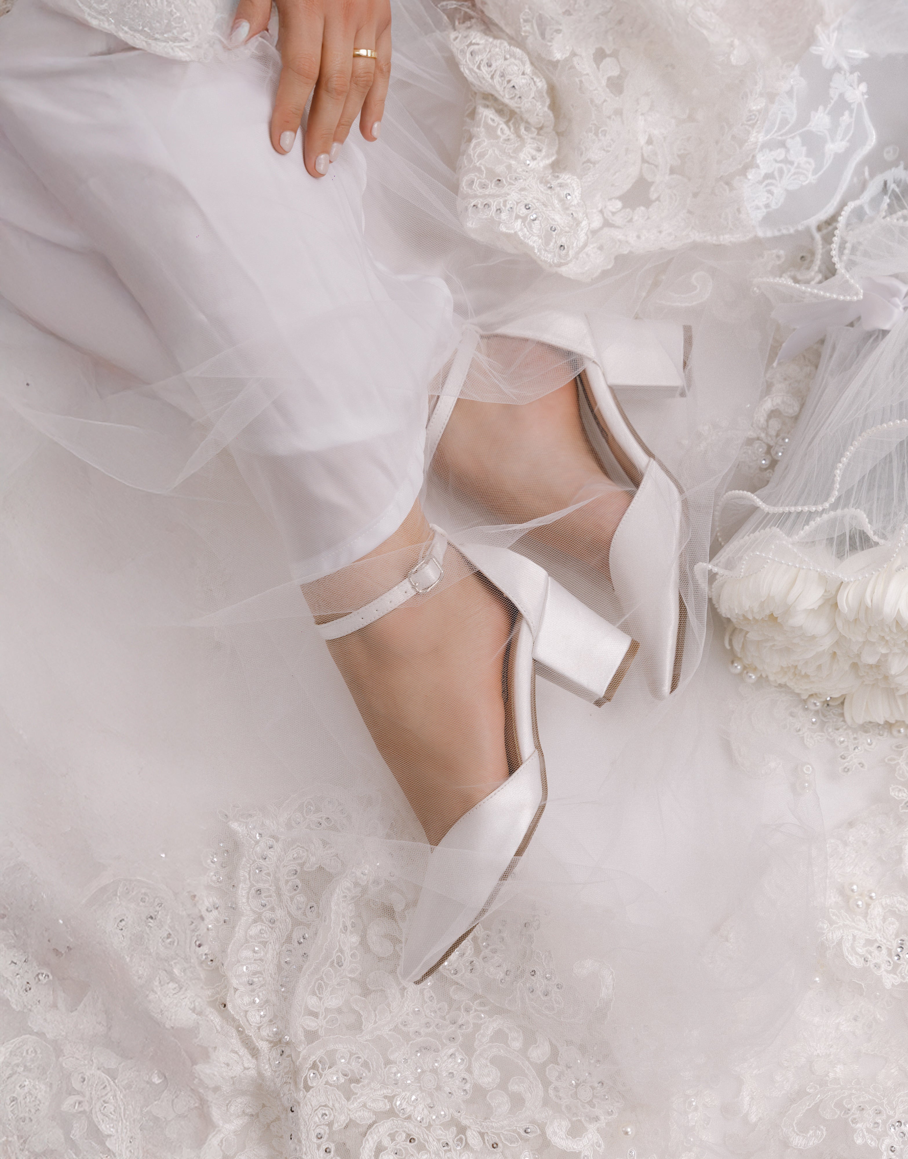 MOLLY TACONES PUNTONES BLANCO